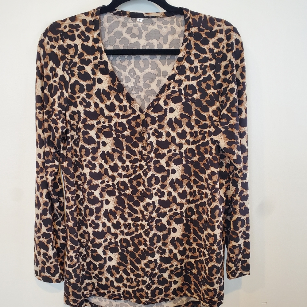 Women's size small leopard print blouse